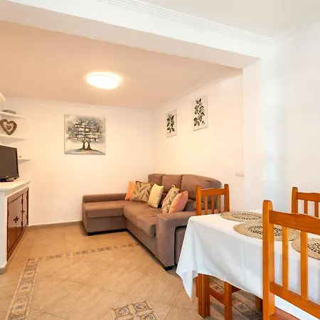Sunbeach- Cerca De La Playa En Apartment